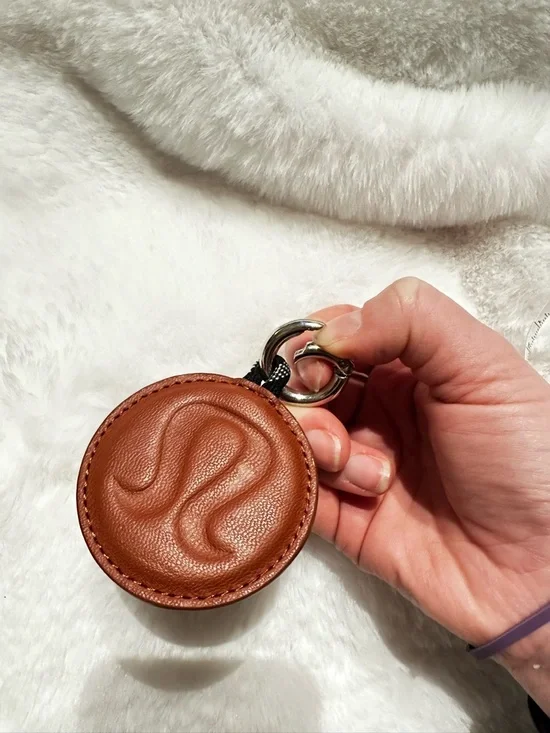 LULULEMON Leather Round Heavy Duty Logo Keychain Apricot Red-ish Burnt Orange OS - Picture 3 of 4